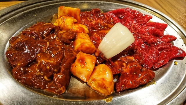 焼肉ホルモンべーす 白楽店が六角橋にオープン予定