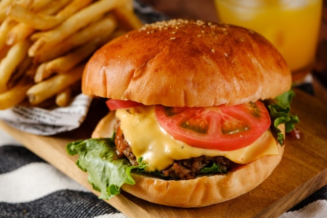 横浜ハンマーヘッド Neo Nice Burger（ネオナイスバーガー）OPENについて解説する記事のイメージアイキャッチ画像